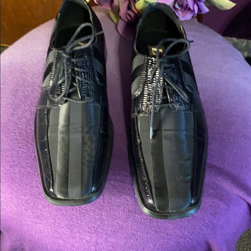 Men’s dress shoes